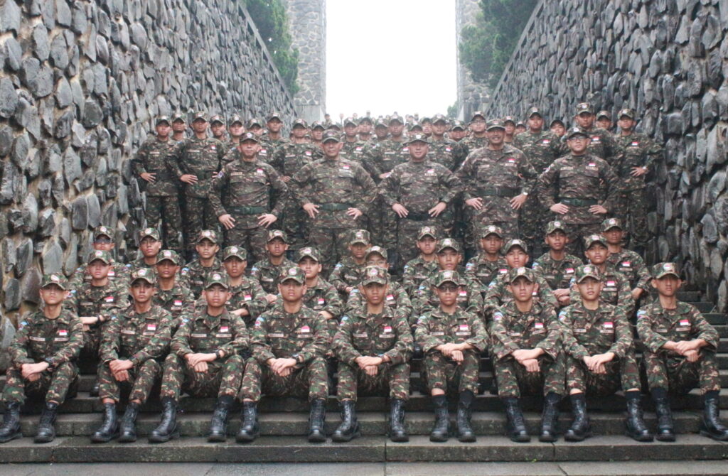 Menapaki Jejak Pahlawan dan Menempa Diri di Alam: Rangkaian Ziarah, Pendakian, dan Perkemahan Siswa SMA TN Cimahi