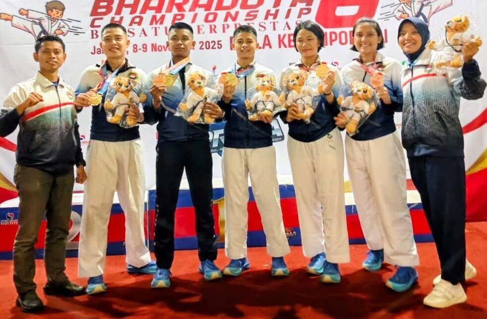 Dominasi Kata dan Kumite, Atlet Karate SMA TN Cimahi Borong Medali di Kejurnas Bharaduta Open Series VI 2025